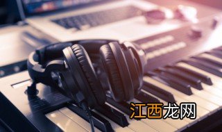 初见歌词 歌曲初见歌词