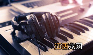 不露声色歌词 歌曲不露声色歌词