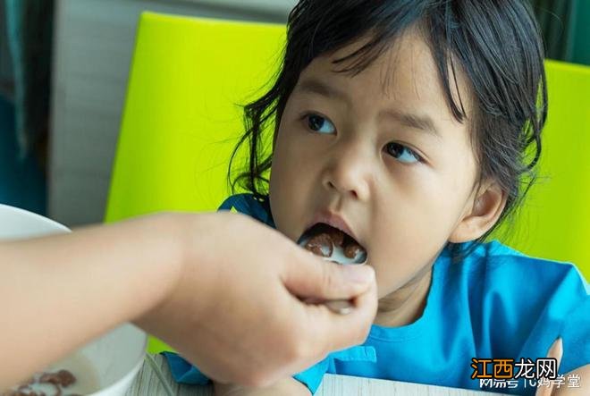 你确定给孩子吃饱了吗？“隐性饥饿”正在影响孩子的发育，需警惕