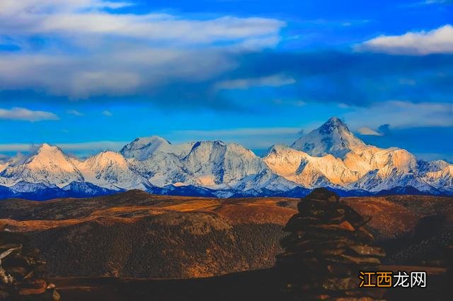 成都一路向西：夏日登雪山，面朝信仰，自驾6h直达