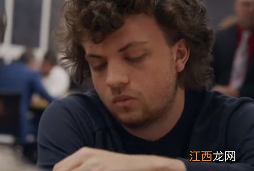 为了证明自己没有使用情趣用品作弊,国际象棋选手愿意全裸出战