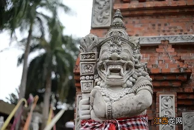 夏日海岛游选它！这个海滨小城比马代美，比三亚便宜