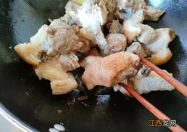 夏天，少买牛羊肉多吃它，10元一斤，焯水后加料卤一卤，香糯解馋