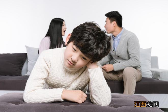 父母经常做这7件事，容易养出自卑的孩子，中招的赶紧改