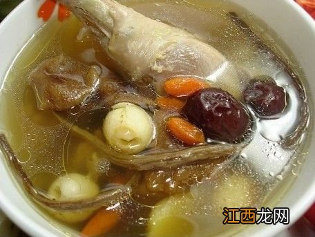 炖鸡汤用冷水还是热水呢？炖鸡汤可以添加什么辅料？