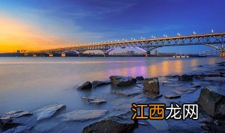 南京长江大桥简介，南京长江大桥简介20字