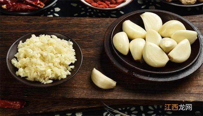 在花盆里种大蒜的种植方法 盆栽大蒜的种植方法和时间