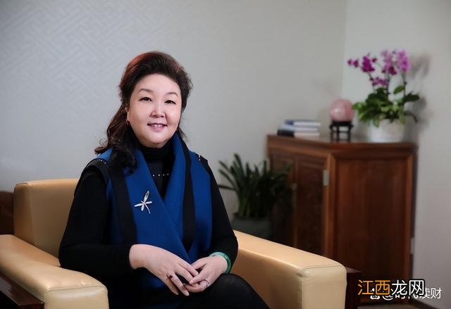 北京4大富婆差距有多大？身价500亿，慈善捐款却“一毛不拔”