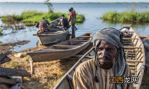 世界上最绝望的国家，全国仅靠一个湖养活，如今湖水却面临干涸