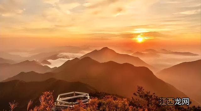 浙江第一高峰：海拔高达1929米，远超泰山，有江浙第一高峰的美誉