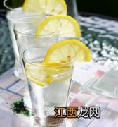 柠檬泡水什么时候喝好一点-柠檬泡水几点喝最好