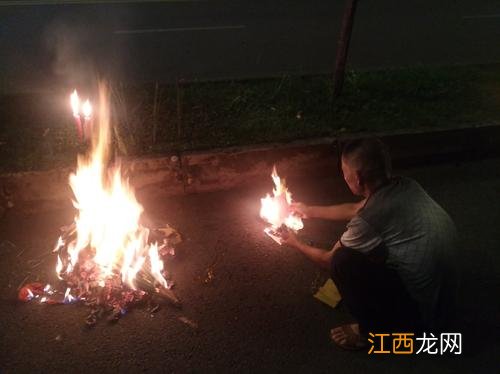 中元节墓地不让烧纸回来还能烧纸吗-中元节墓地不让烧纸带过去的纸怎么办