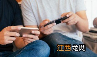 孩子总要玩手机怎么办呢 孩子总要玩手机怎么办