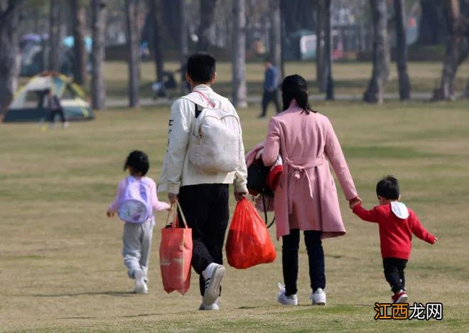 2022年“缩圈”85万人，四问我国人口61年来首现负增长