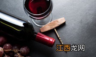 吃大虾能喝红酒吗，吃大虾能喝红酒吗女生