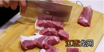 肉拿出来解冻可以用水泡吗-肉解冻能不能直接放水里