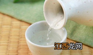 来大姨妈可以喝白酒吗 身上来大姨妈可以喝白酒吗