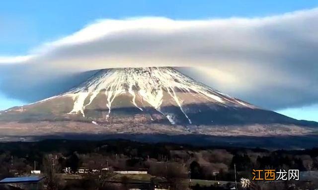 日本的富士山到底归谁所有？为何日本每年要交巨额租金