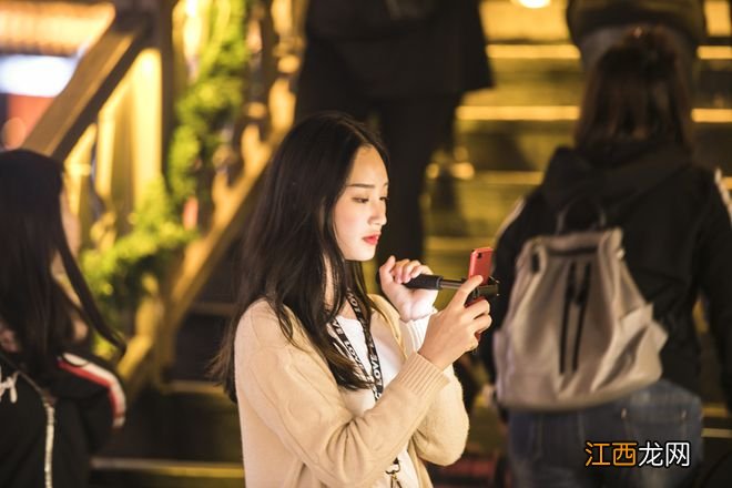 到底谁才是“睡得最晚”的城市？成都广州西双版纳，谁也不服谁！