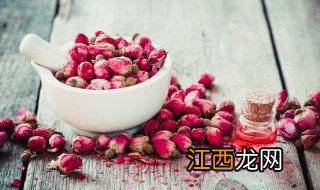 干玫瑰花泡水放几颗 干玫瑰花泡水使用的量