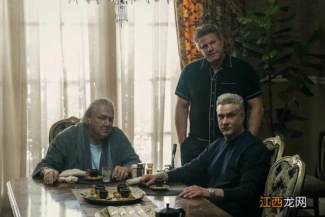 9.0分，76岁史泰龙首次主演美剧，直男爽剧感受一下