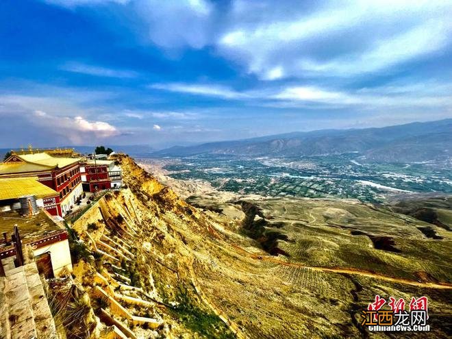 青海最古老藏传佛教寺院之一夏琼寺：建筑群蔚为壮观