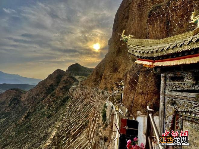 青海最古老藏传佛教寺院之一夏琼寺：建筑群蔚为壮观