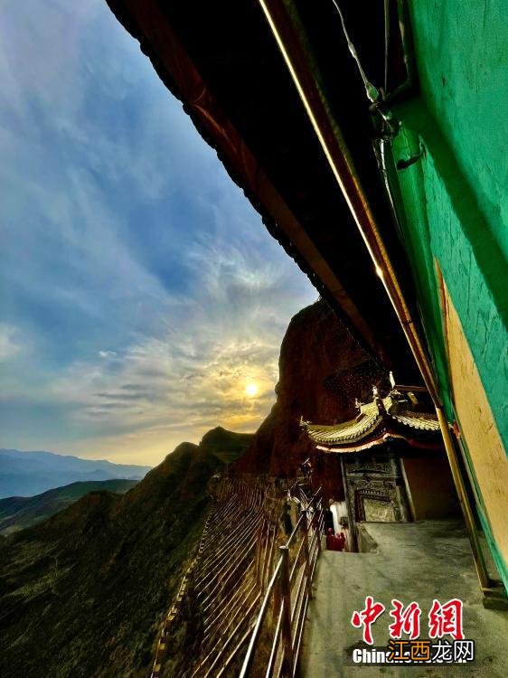 青海最古老藏传佛教寺院之一夏琼寺：建筑群蔚为壮观