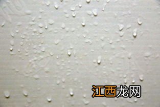 天气闷热地板有水珠什么原因-地板砖出水怎么处理