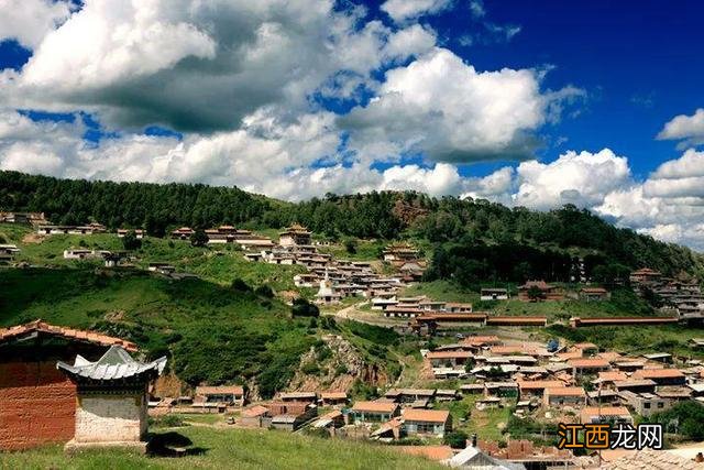 丁真的家乡在哪里，来补一堂地理课