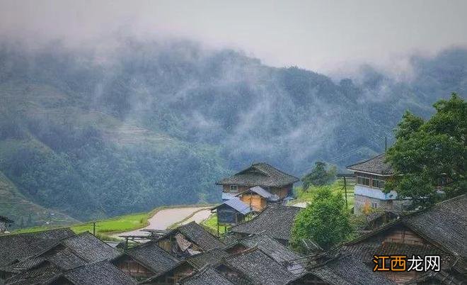 被誉为“云端上的村子”,这才最美的村庄,远离尘嚣,清净优雅~