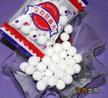房间内樟脑丸味浓怎么办-房间放樟脑丸有影响吗
