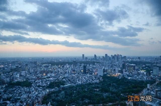 全世界最漂亮的日落之一，来日本这栋大楼，俯瞰城市美景