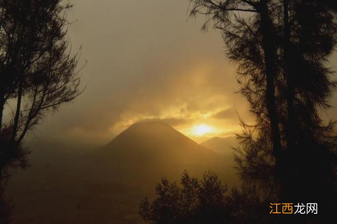 布罗莫火山：一眼望见了世界尽头