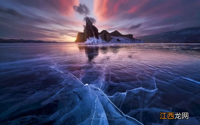 他拍的照片太美，感觉是世界尽头的冷酷与仙境