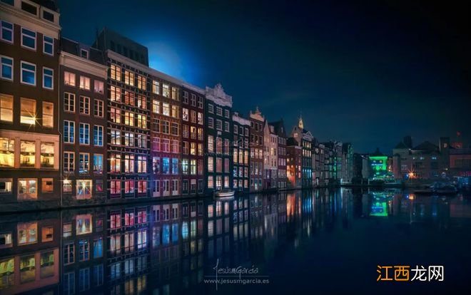 他拍的照片太美，感觉是世界尽头的冷酷与仙境