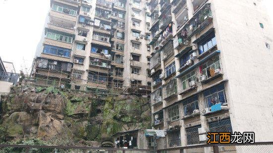 《三伏》制作人完成最期待的场景:小区惊现无头巨佛