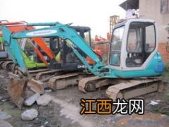 小松45-7挖机怎么调快行走 操作步骤怎样