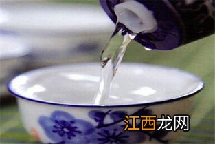 米酒是白酒吗？二者有何区别呢？