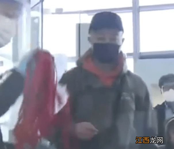 日本发红色挂件标记入境中国旅客