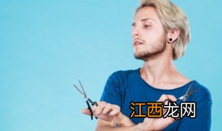 男人戴耳钉有什么讲究 男人戴耳钉有什么讲究吗