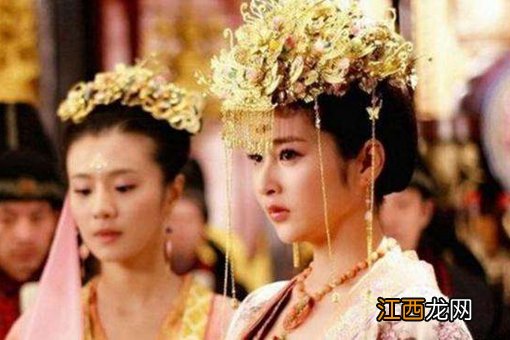 我国历史上最惨的皇后是谁,史上最惨的皇后是谁?