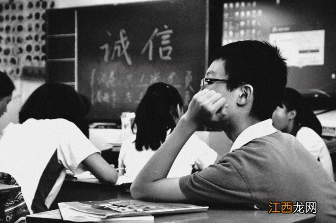 梁建章：取消中考，中小学学制缩短两年