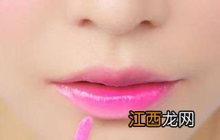 怎么化咬唇妆 只需四个步骤