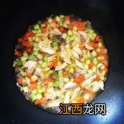 煮鸡肉粥的时候花生油什么时候放