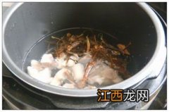 牛奶根炖猪蹄用什么锅