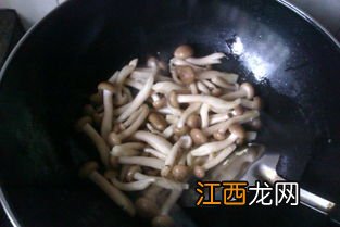 爆菇炒什么好