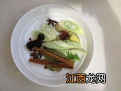 清汤排骨米饭怎么做好吃