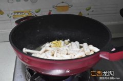 海鲜菇和什么烧汤