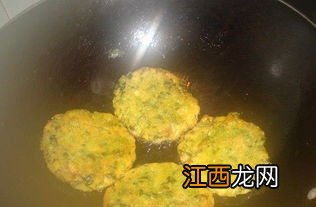 芹菜玉米面饼子怎么做好吃